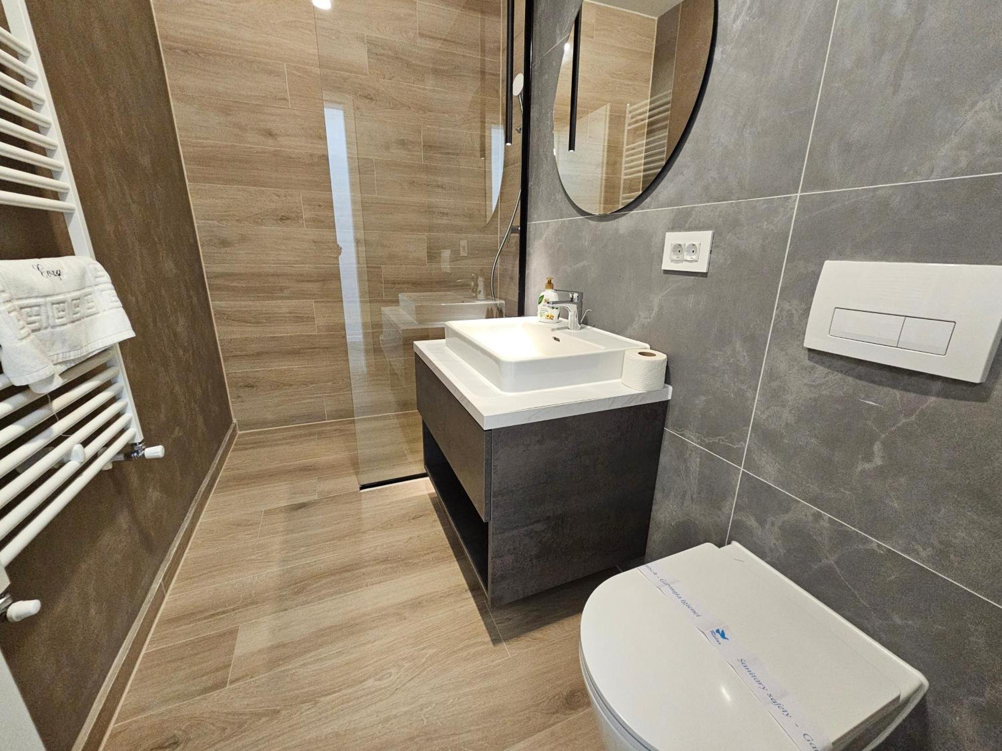 Deluxe Cozy Apartments - Coresi Mall #Braşov Exterior foto