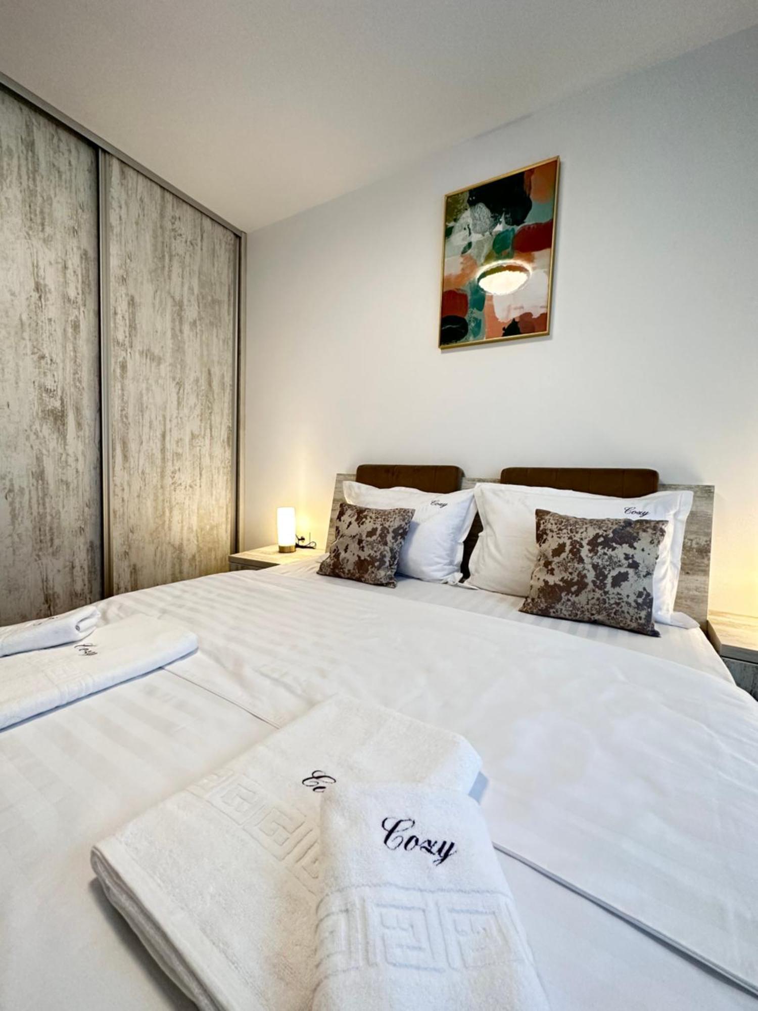 Deluxe Cozy Apartments - Coresi Mall #Braşov Exterior foto